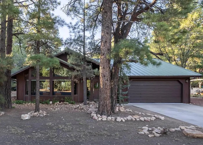 Pines & Hot Tub Country Club Holiday home *
