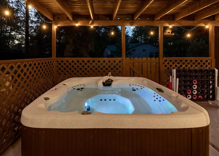 Pines & Hot Tub Country Club Holiday home *